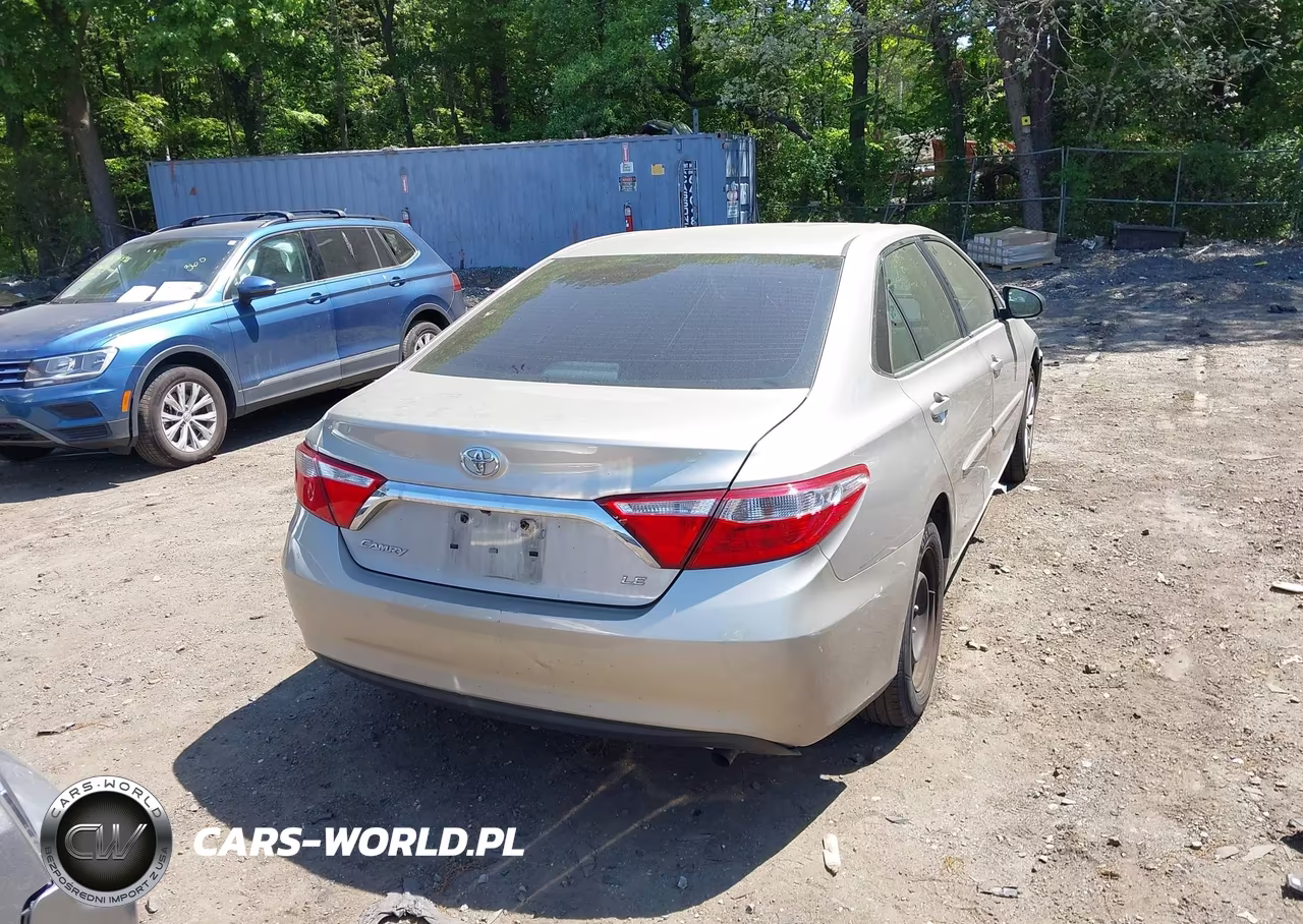2017 Toyota Camry Le VIN:4T1BF1FK0HU716323 - 4