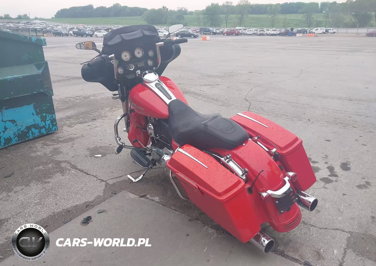2011 Harley-Davidson Flhx VIN:1HD1KBM1XBB660646 - 3