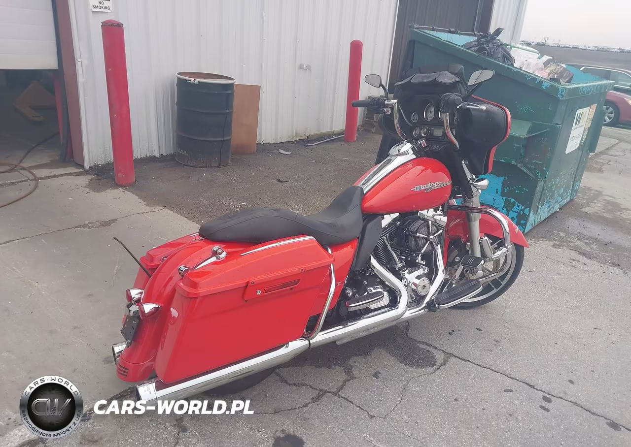2011 Harley-Davidson Flhx VIN:1HD1KBM1XBB660646 - 4