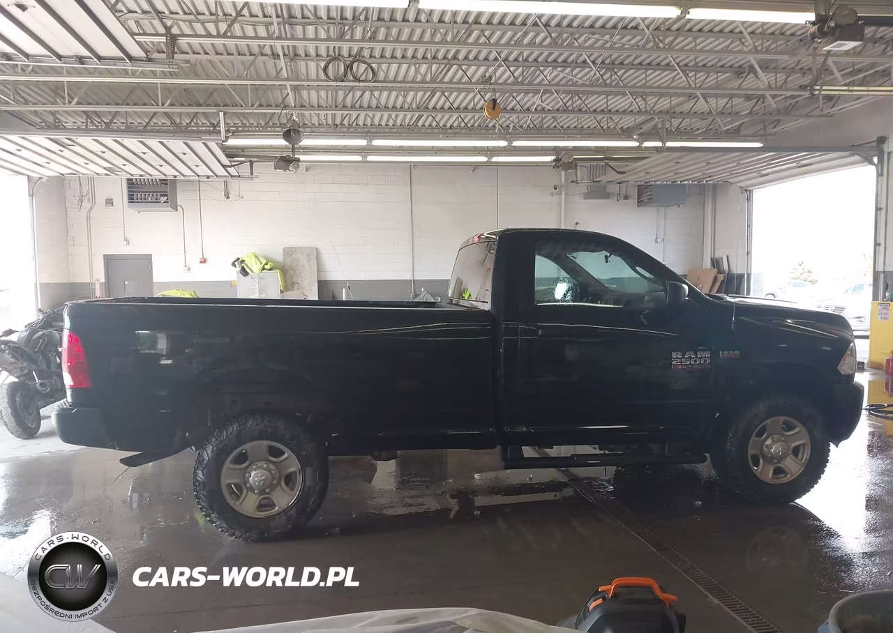 2018 Ram 2500 Tradesman 4X4 8' Box VIN:3C6LR5AT9JG343659 - 13