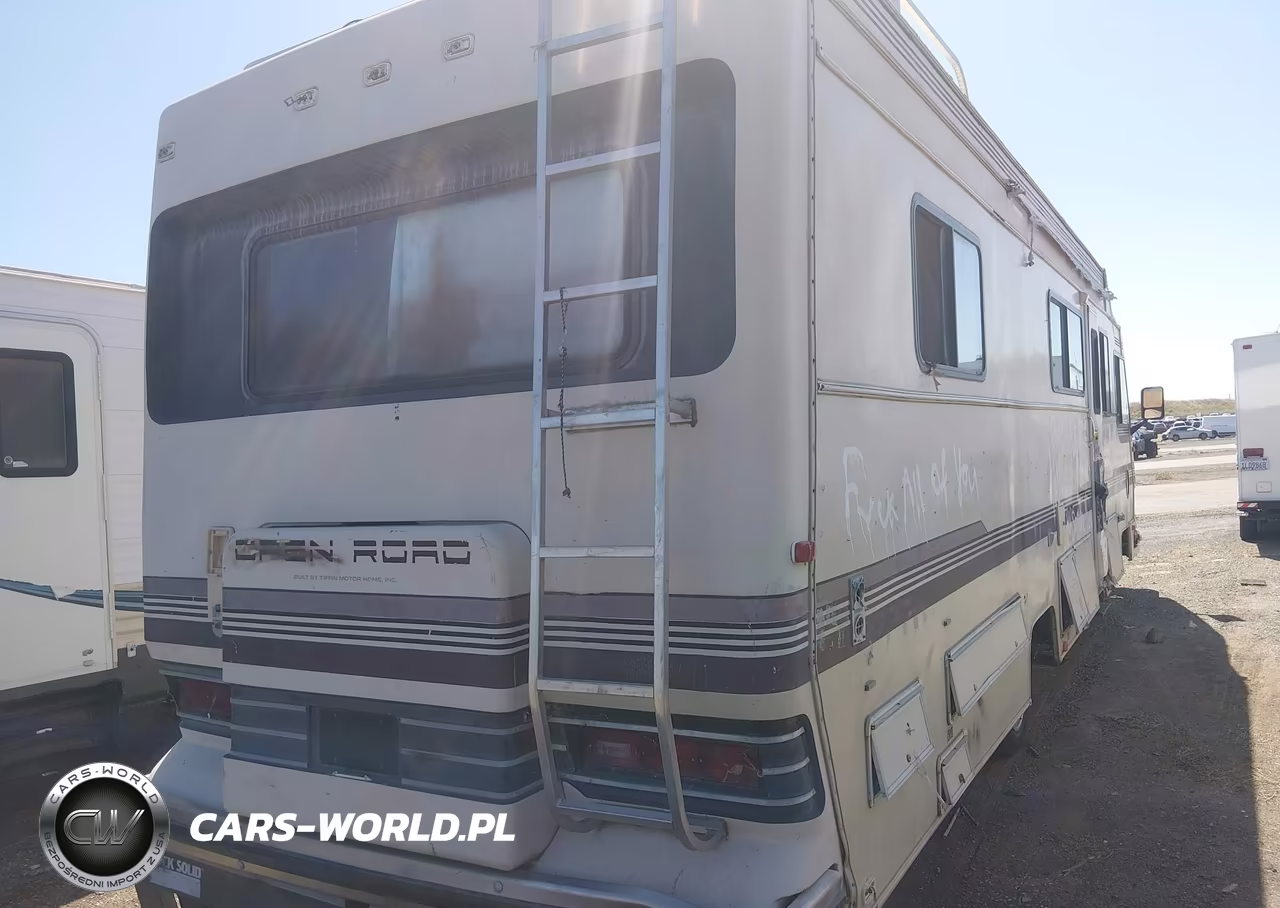 1989 Chevrolet P30 VIN:1GBKP37W8K3311388 - 4