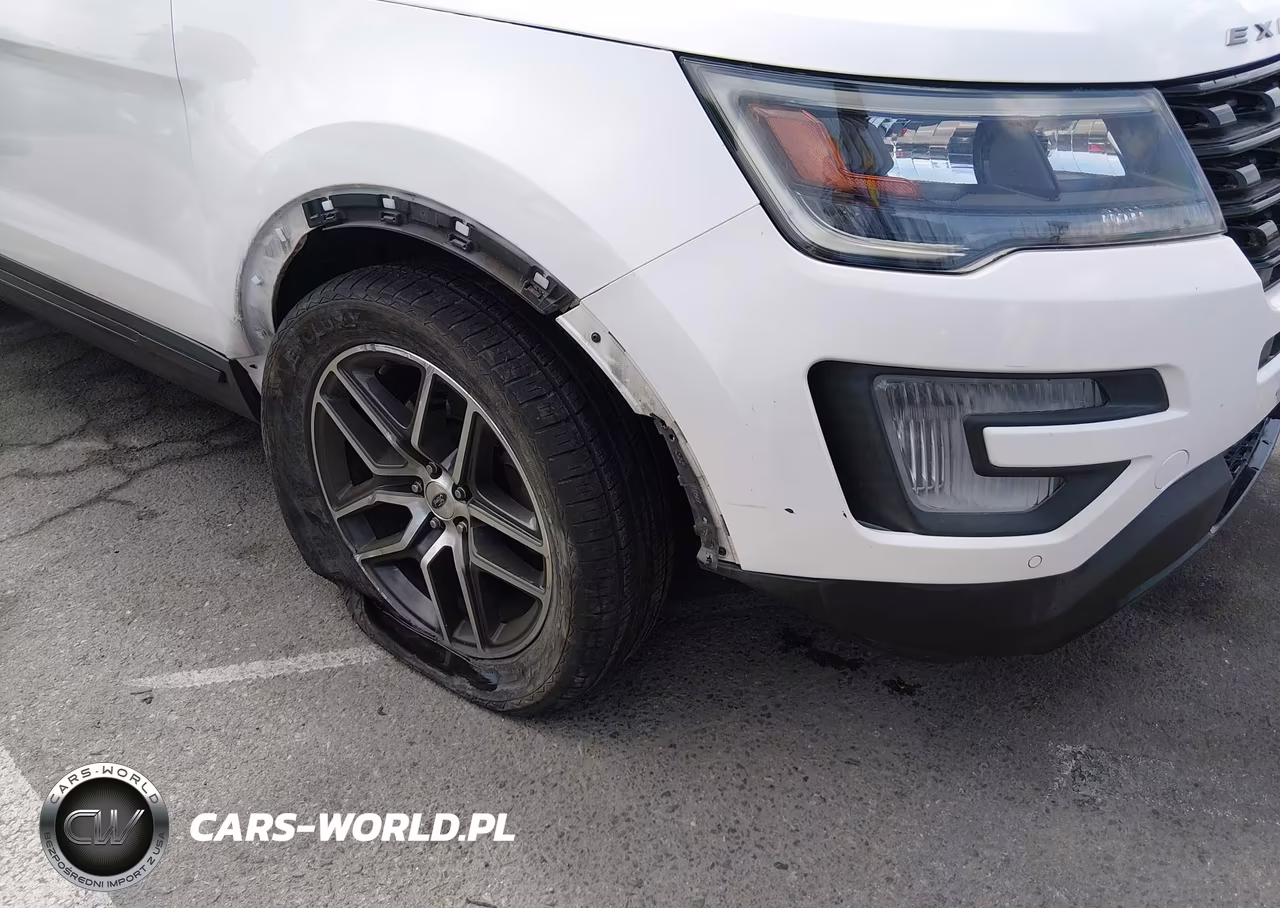 2017 Ford Explorer Sport VIN:1FM5K8GT0HGD99831 - 6