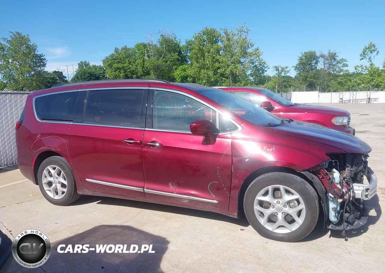 2017 Chrysler Pacifica Touring-L VIN:2C4RC1BG8HR809858 - 14