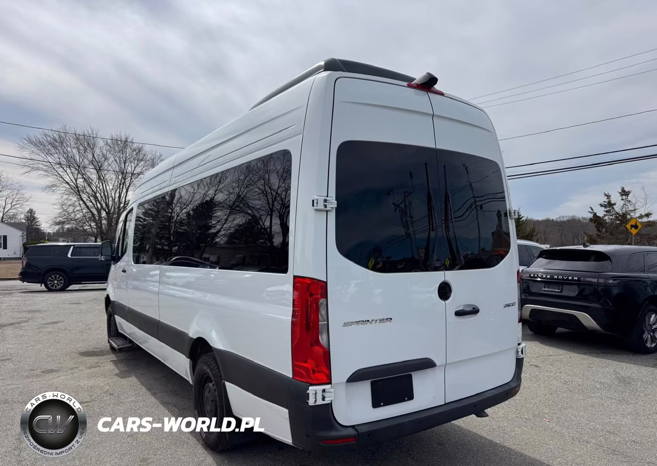 2024 Mercedes-Benz Sprinter 2500 VIN:W1Z4NGHY8RT191482 - 3