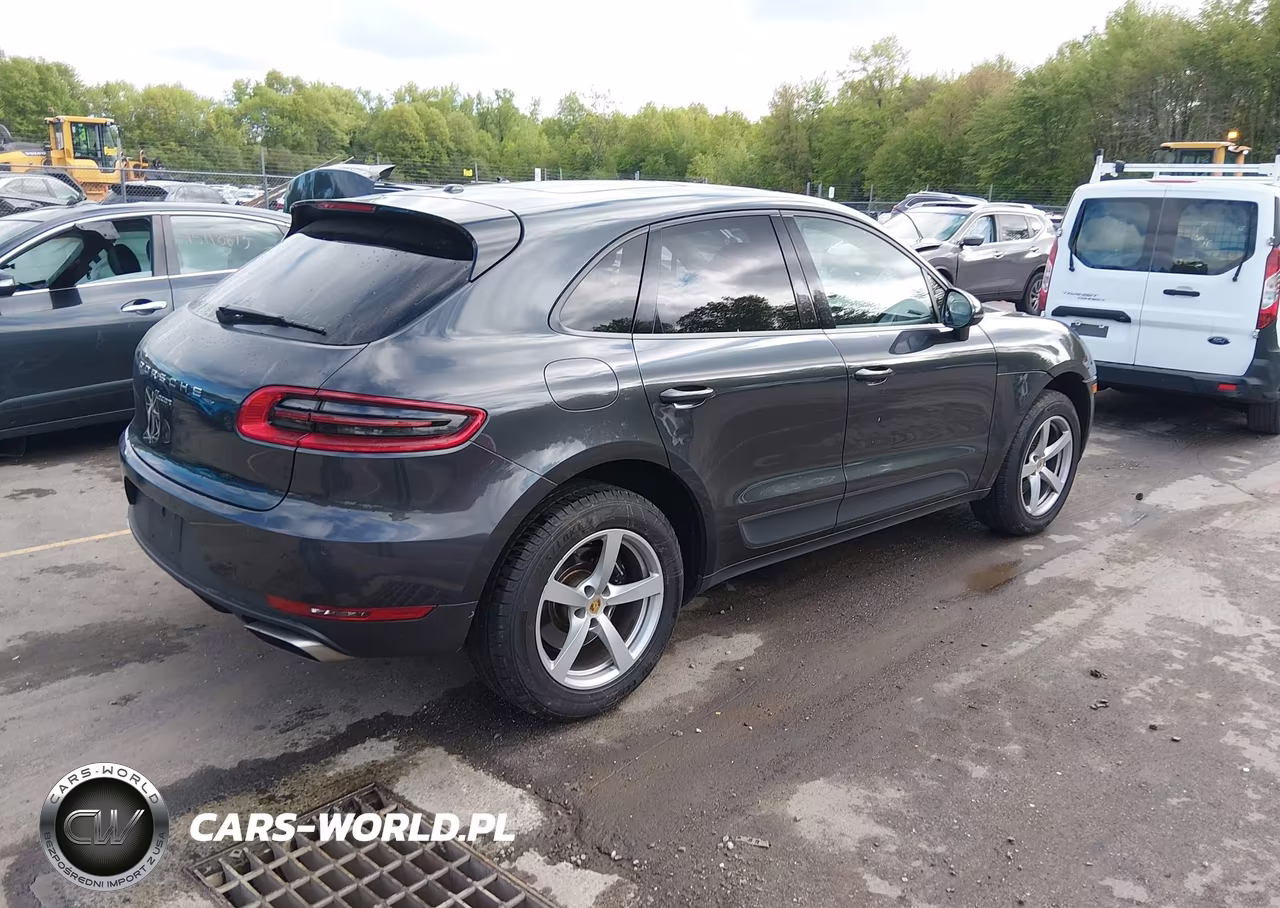 2018 Porsche Macan VIN:WP1AA2A55JLB02917 - 4