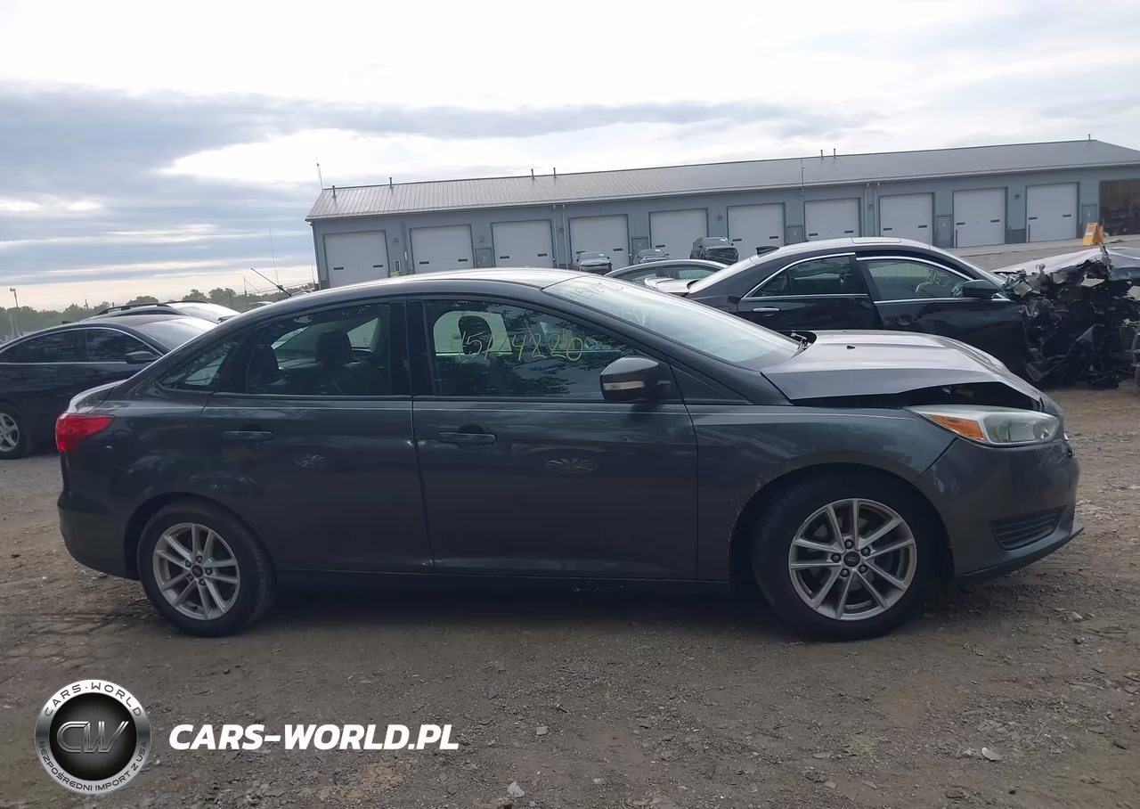 2016 Ford Focus Se VIN:1FADP3F21GL335404 - 14