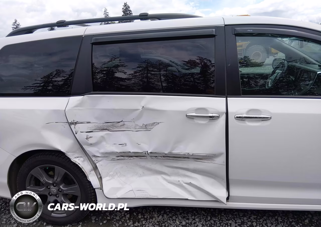 2017 Toyota Sienna Se 8 Passenger VIN:5TDXZ3DC9HS863298 - 6