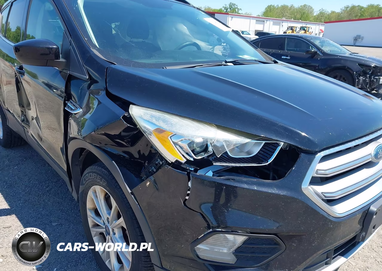 2017 Ford Escape Se VIN:1FMCU9GD9HUD77649 - 6