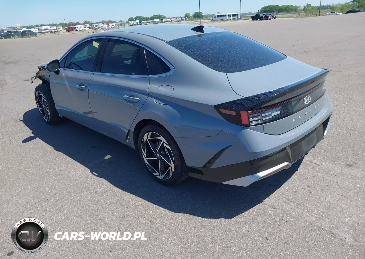 2026 Hyundai Sonata Sel Sport VIN:KMHL64JA0TA530716 - 3