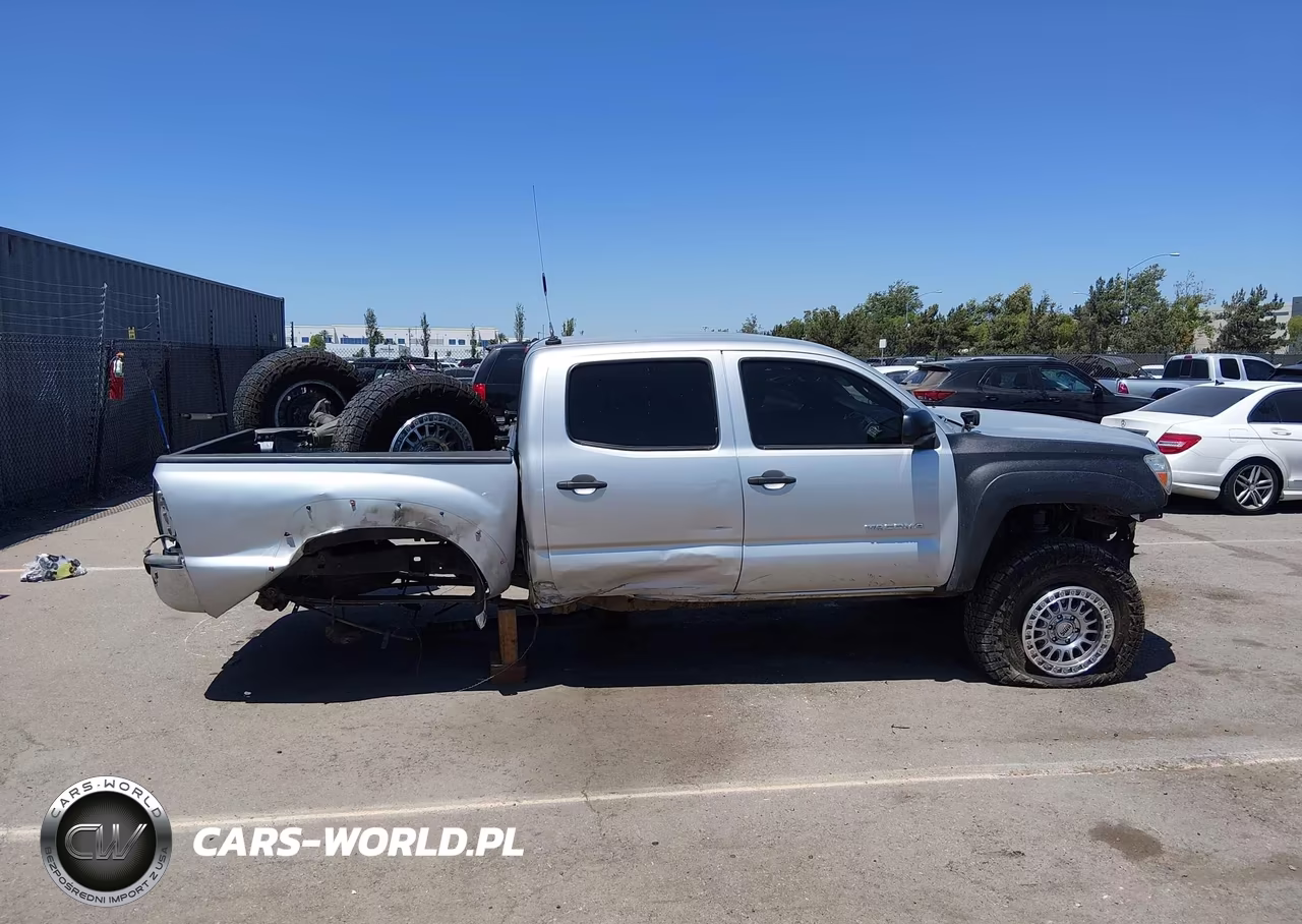 2013 Toyota Tacoma Prerunner V6 VIN:3TMJU4GNXDM152811 - 13