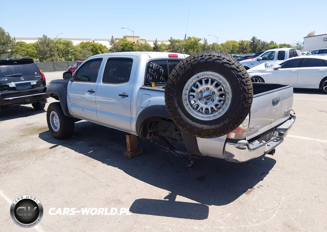 2013 Toyota Tacoma Prerunner V6 VIN:3TMJU4GNXDM152811 - 3