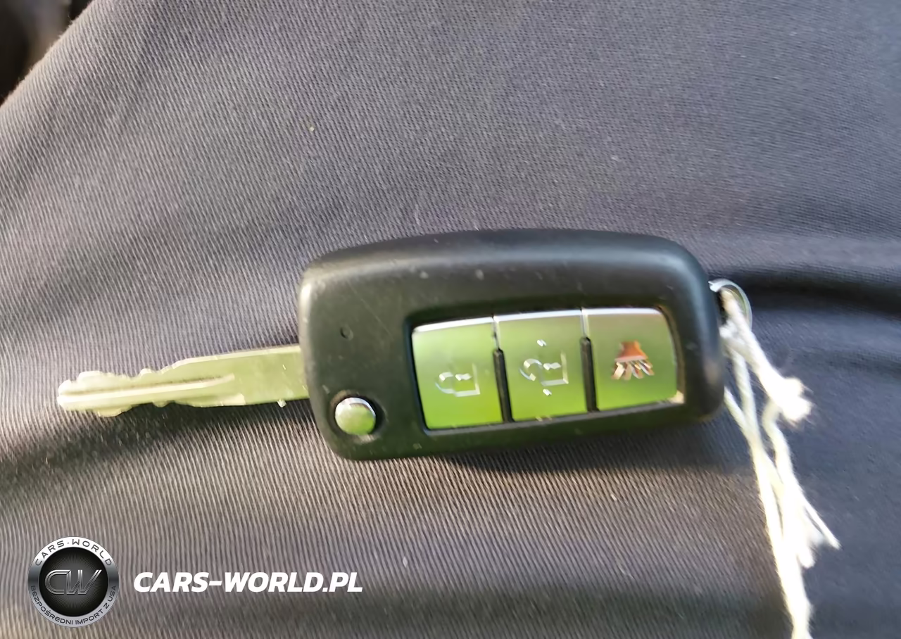 2018 Nissan Rogue S VIN:JN8AT2MT0JW463092 - 11