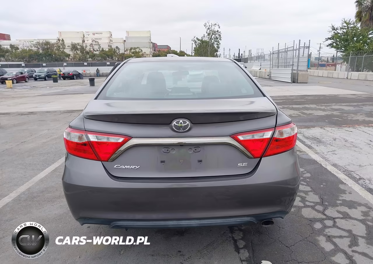 2015 Toyota Camry Se VIN:4T1BF1FK8FU979303 - 17