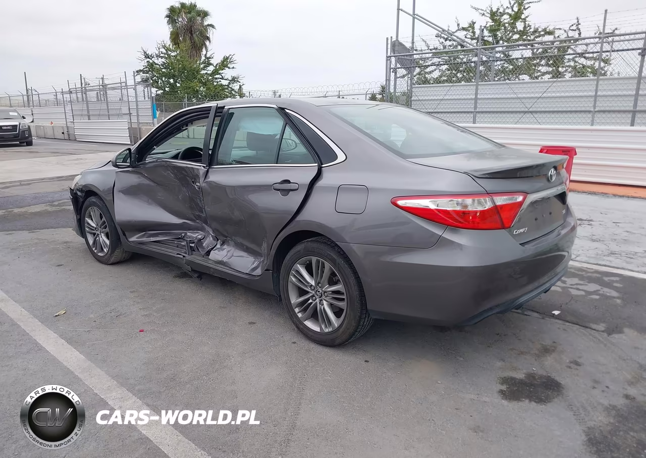2015 Toyota Camry Se VIN:4T1BF1FK8FU979303 - 3