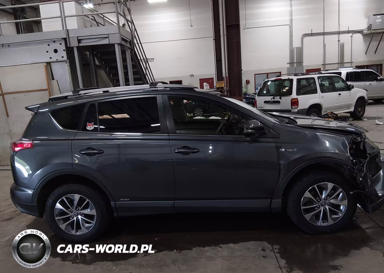 2018 Toyota Rav4 Hybrid Le VIN:JTMRJREV2JD202281 - 13