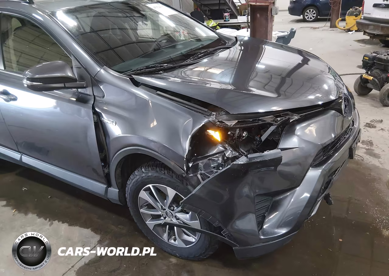 2018 Toyota Rav4 Hybrid Le VIN:JTMRJREV2JD202281 - 17