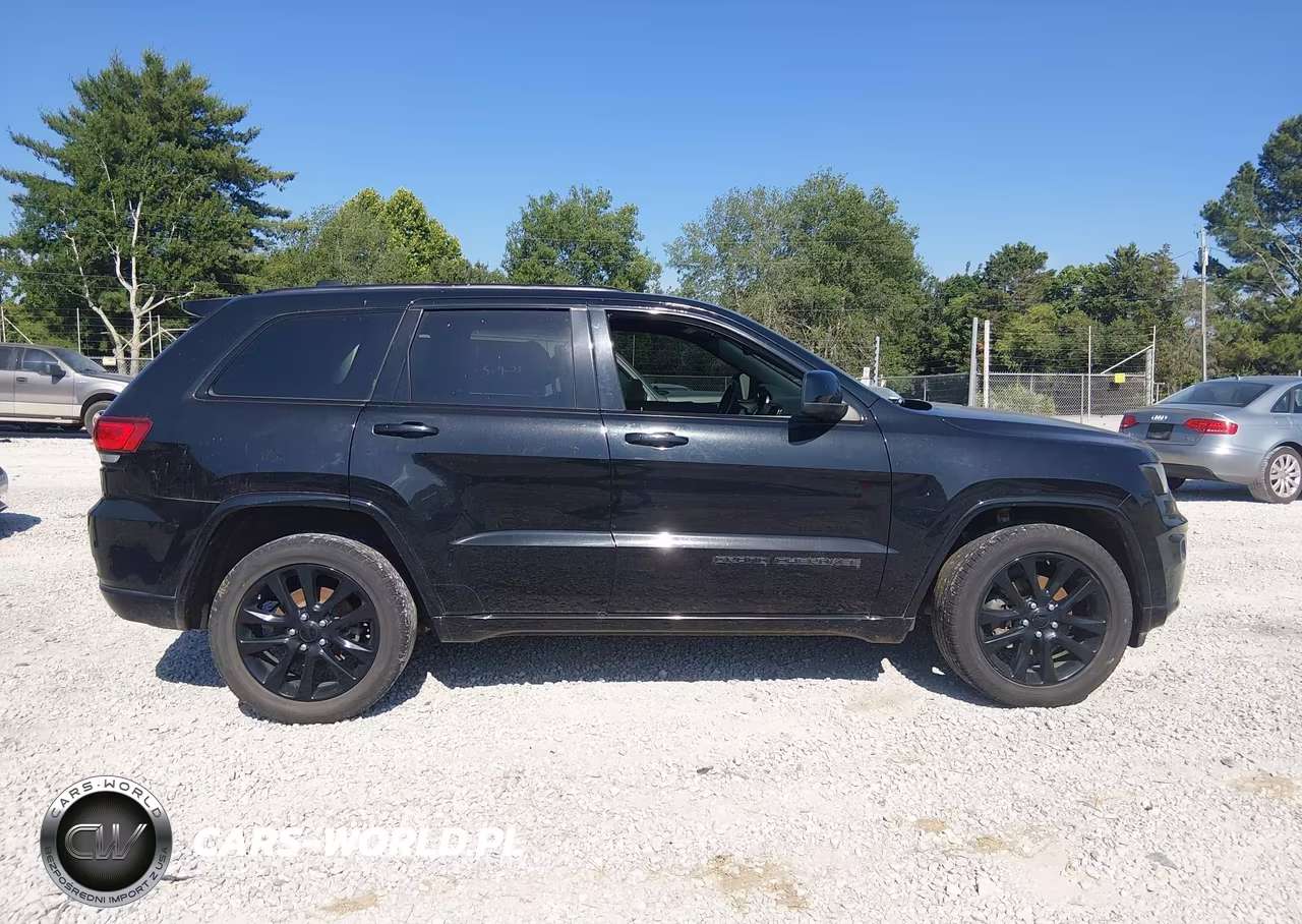 2019 Jeep Grand Cherokee Altitude 4X2 VIN:1C4RJEAG7KC835706 - 13