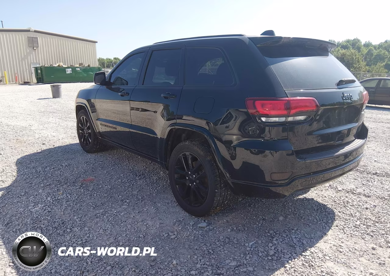 2019 Jeep Grand Cherokee Altitude 4X2 VIN:1C4RJEAG7KC835706 - 3