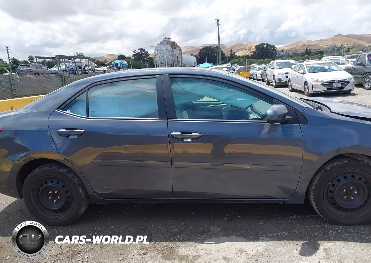 2015 Toyota Corolla Le VIN:5YFBURHE0FP308298 - 13