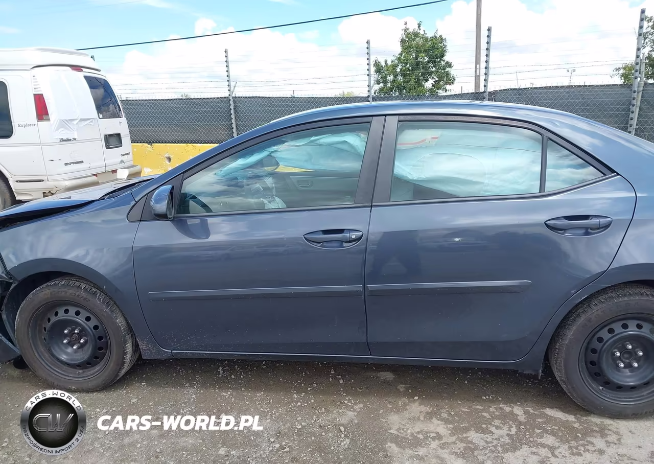 2015 Toyota Corolla Le VIN:5YFBURHE0FP308298 - 14