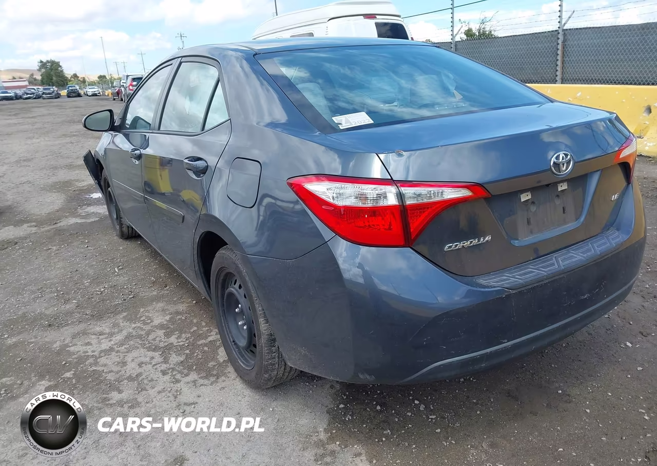 2015 Toyota Corolla Le VIN:5YFBURHE0FP308298 - 3