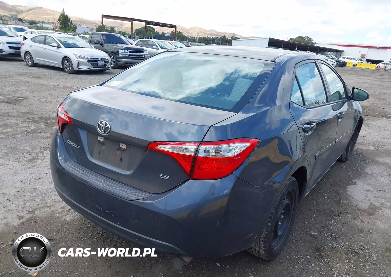 2015 Toyota Corolla Le VIN:5YFBURHE0FP308298 - 4