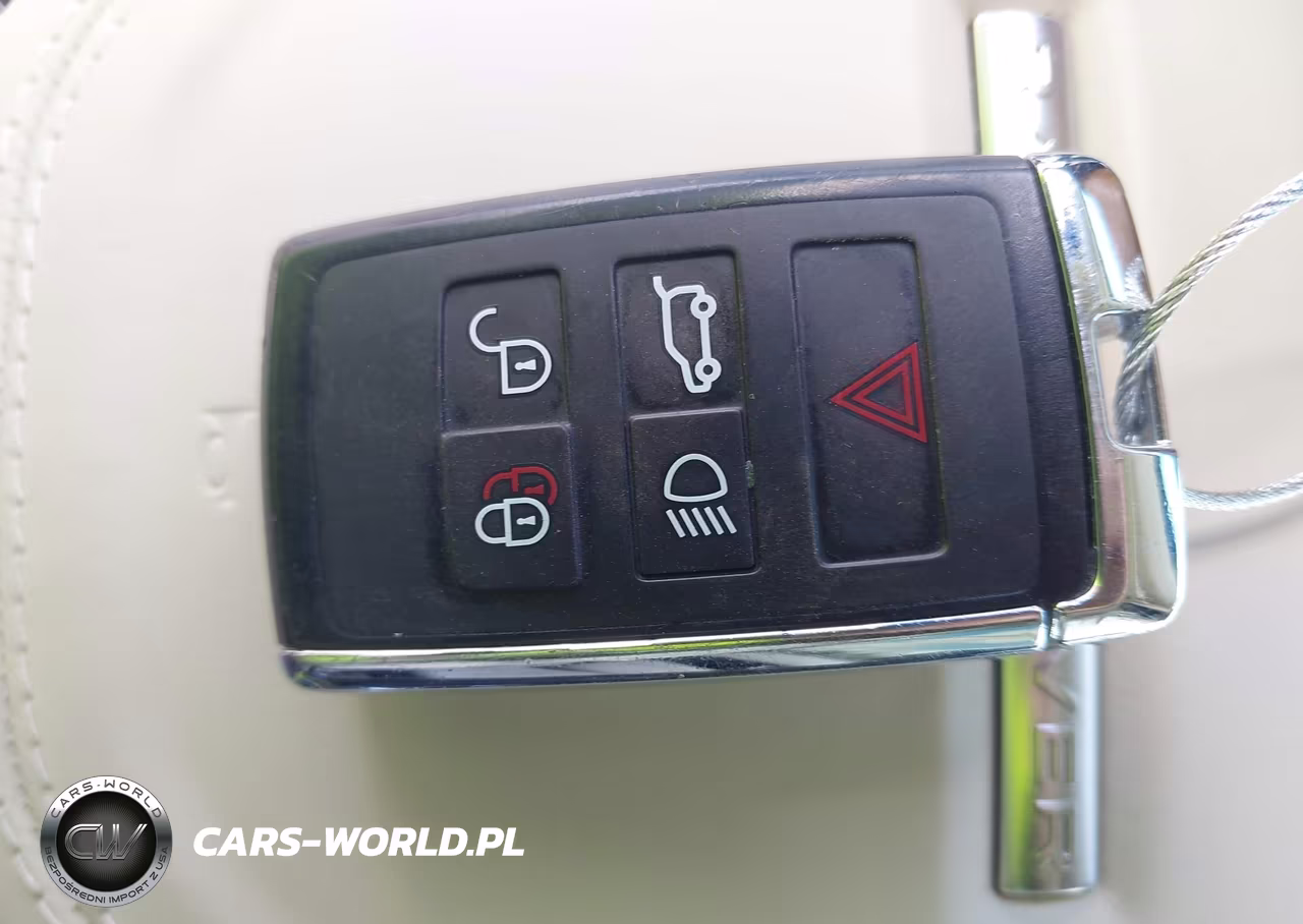 2020 Land Rover Range Rover Supercharged VIN:SALGS5SE7LA590588 - 11