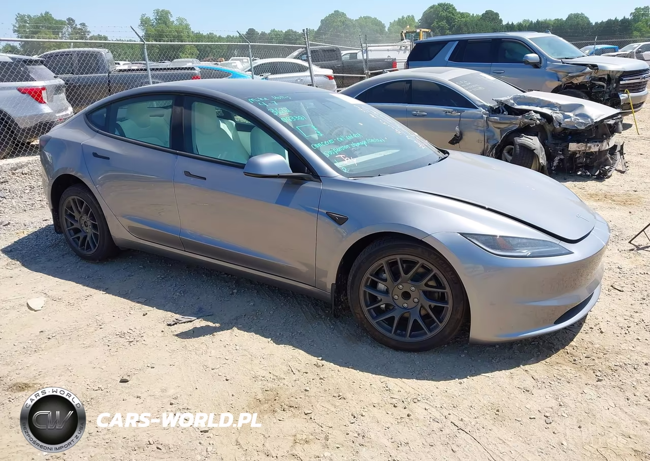 2025 Tesla Model 3 Long Range Rear-Wheel Drive-Standard Rear-Wheel Drive – zdjęcie 1 z 15