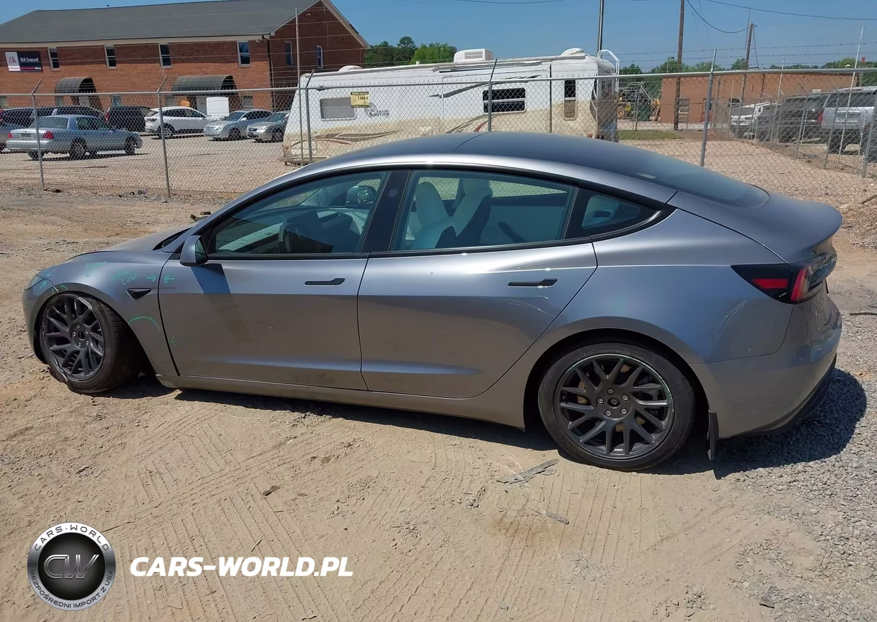 2025 Tesla Model 3 Long Range Rear-Wheel Drive-Standard Rear-Wheel Drive VIN:5YJ3E1EA1SF063361 - 13