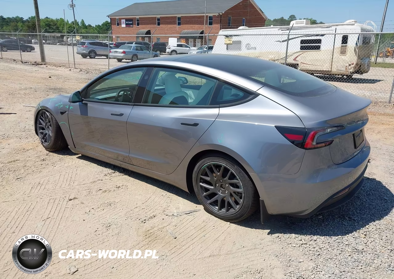 2025 Tesla Model 3 Long Range Rear-Wheel Drive-Standard Rear-Wheel Drive VIN:5YJ3E1EA1SF063361 - 3