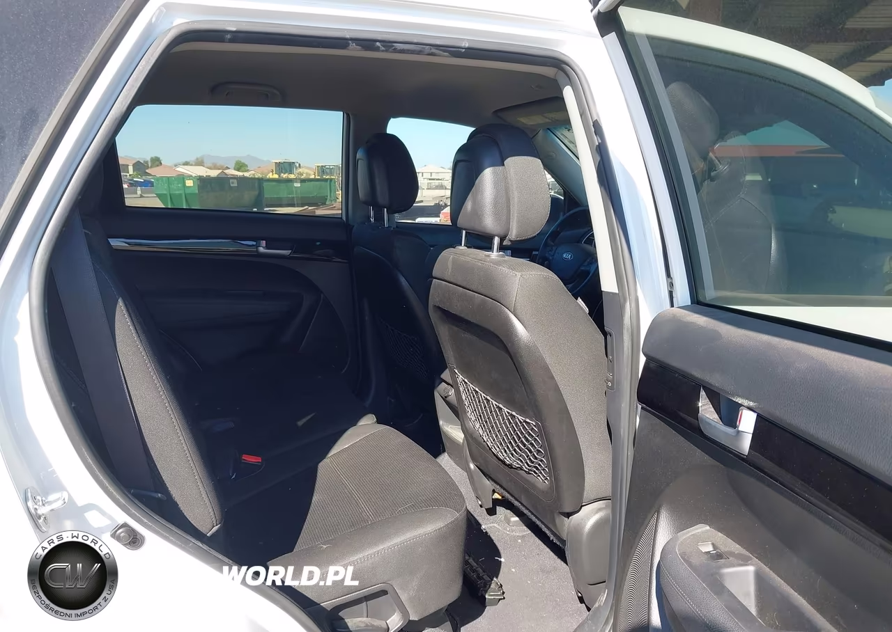 2015 Kia Sorento Lx VIN:5XYKT3A62FG621943 - 8