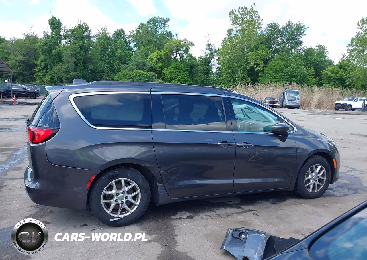 2020 Chrysler Voyager Lxi VIN:2C4RC1DG3LR195811 - 13