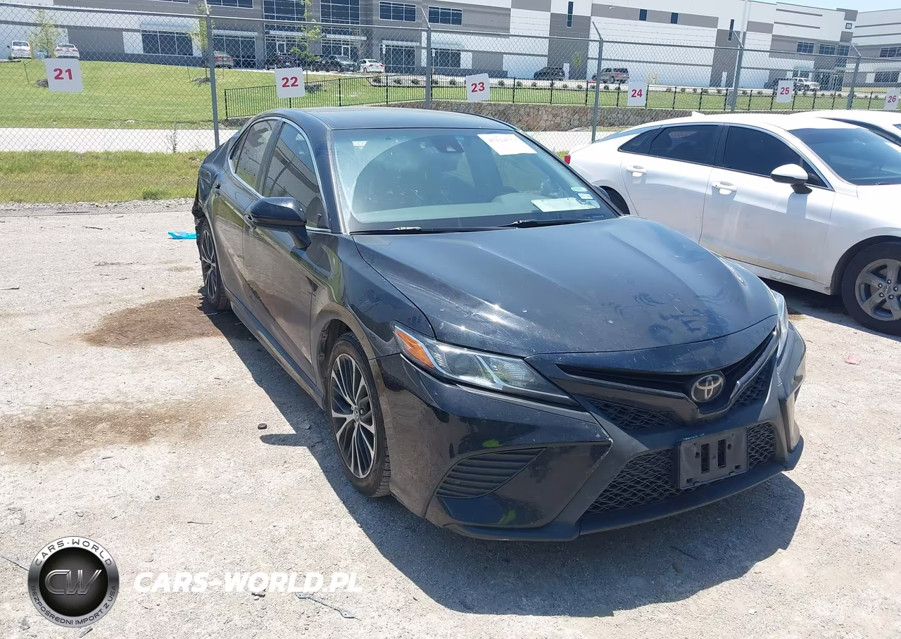 2018 Toyota Camry Se – zdjęcie 1 z 16