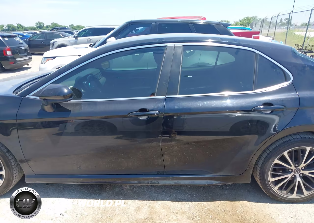 2018 Toyota Camry Se VIN:4T1B11HK4JU138325 - 14