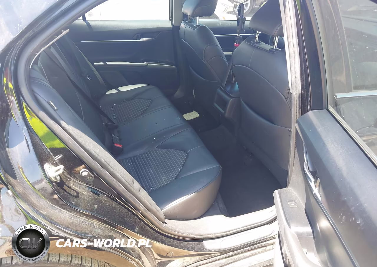 2018 Toyota Camry Se VIN:4T1B11HK4JU138325 - 8