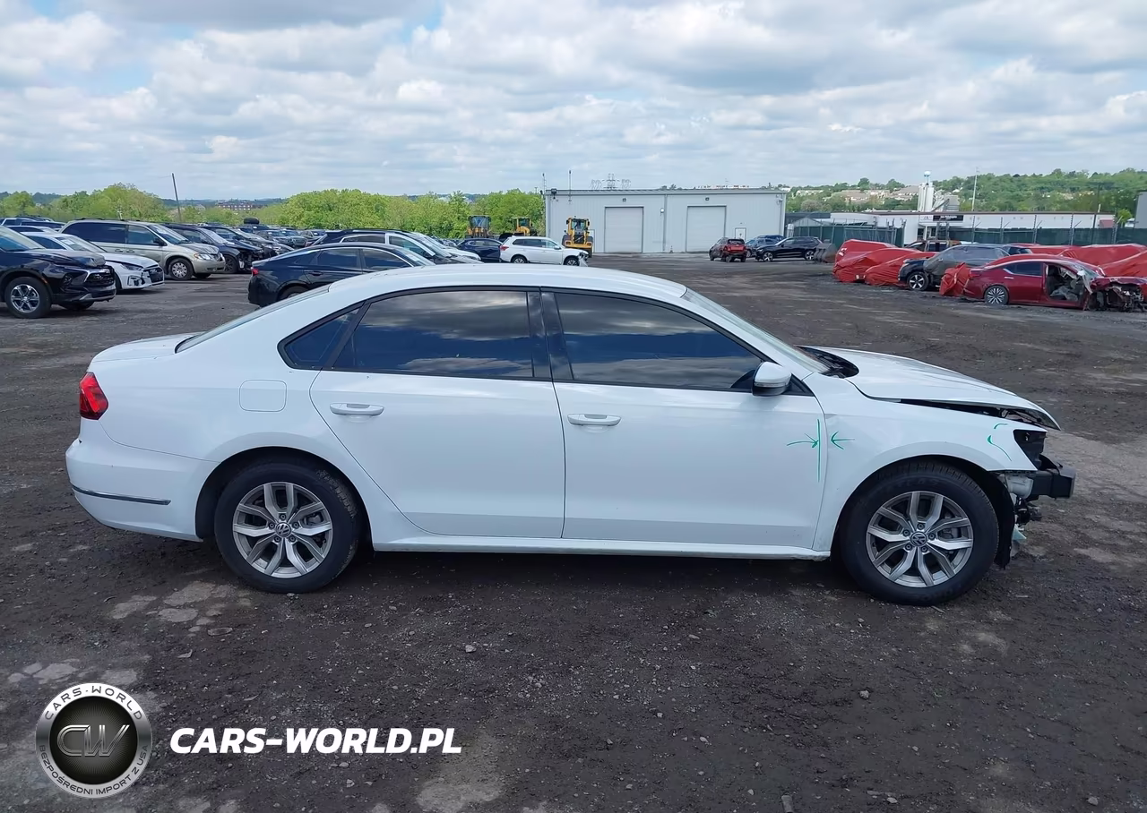 2018 Volkswagen Passat 2.0T R-Line-2.0T S VIN:1VWAA7A34JC029937 - 14