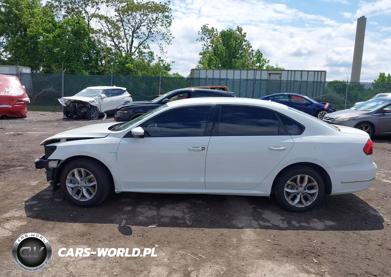 2018 Volkswagen Passat 2.0T R-Line-2.0T S VIN:1VWAA7A34JC029937 - 15