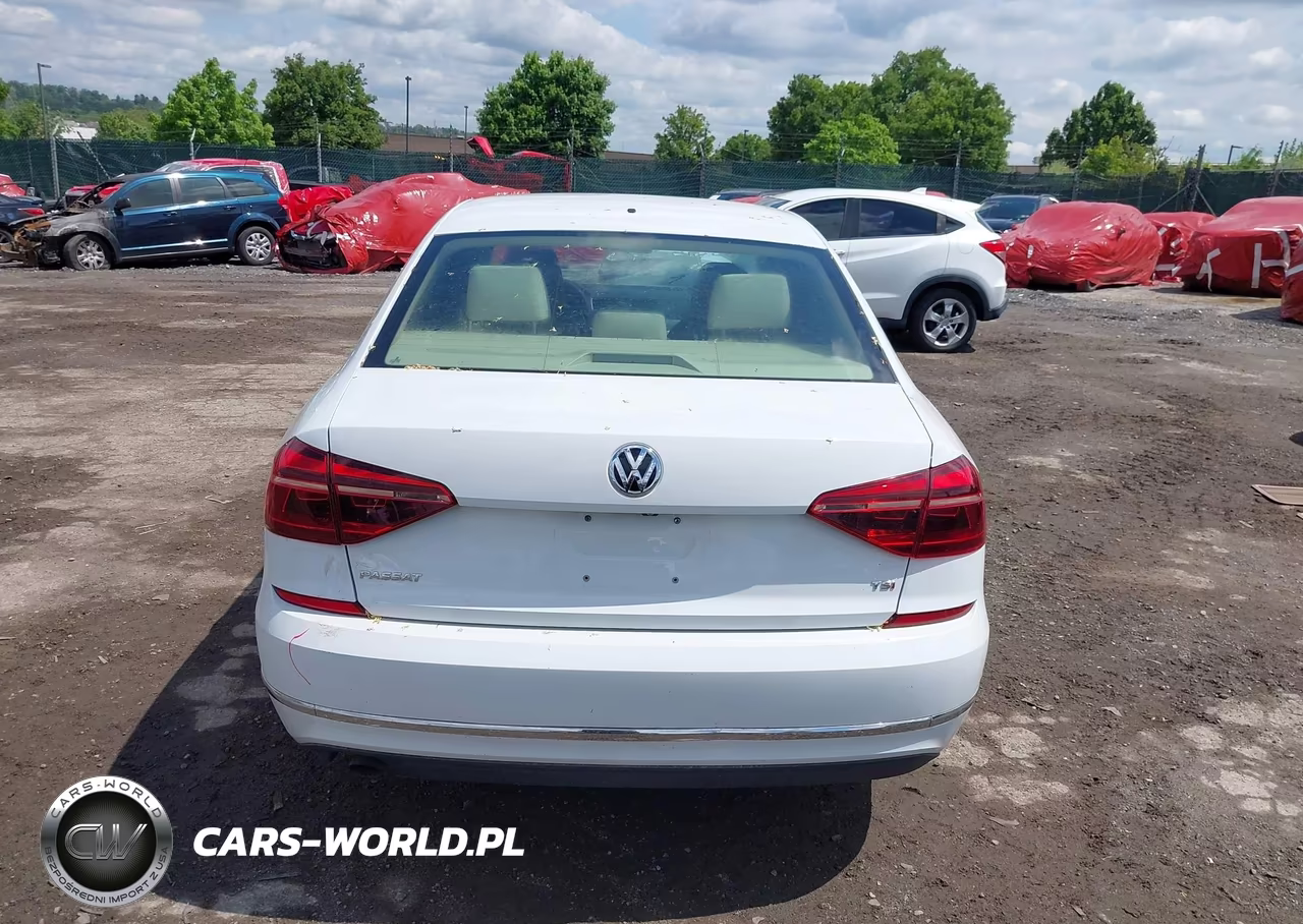 2018 Volkswagen Passat 2.0T R-Line-2.0T S VIN:1VWAA7A34JC029937 - 17