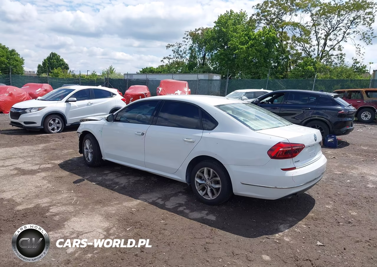 2018 Volkswagen Passat 2.0T R-Line-2.0T S VIN:1VWAA7A34JC029937 - 3