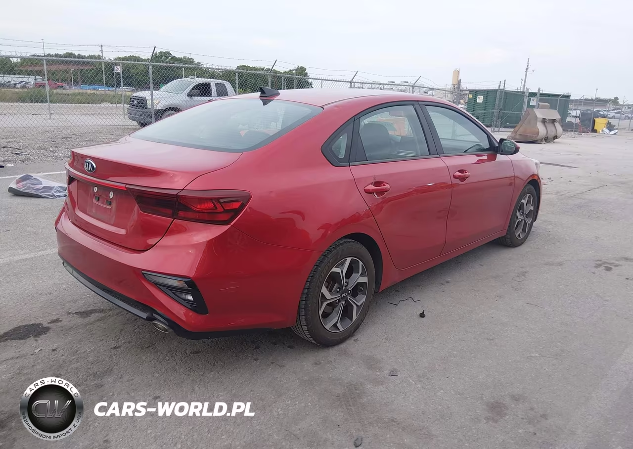 2019 Kia Forte Lxs VIN:3KPF24AD0KE117682 - 4