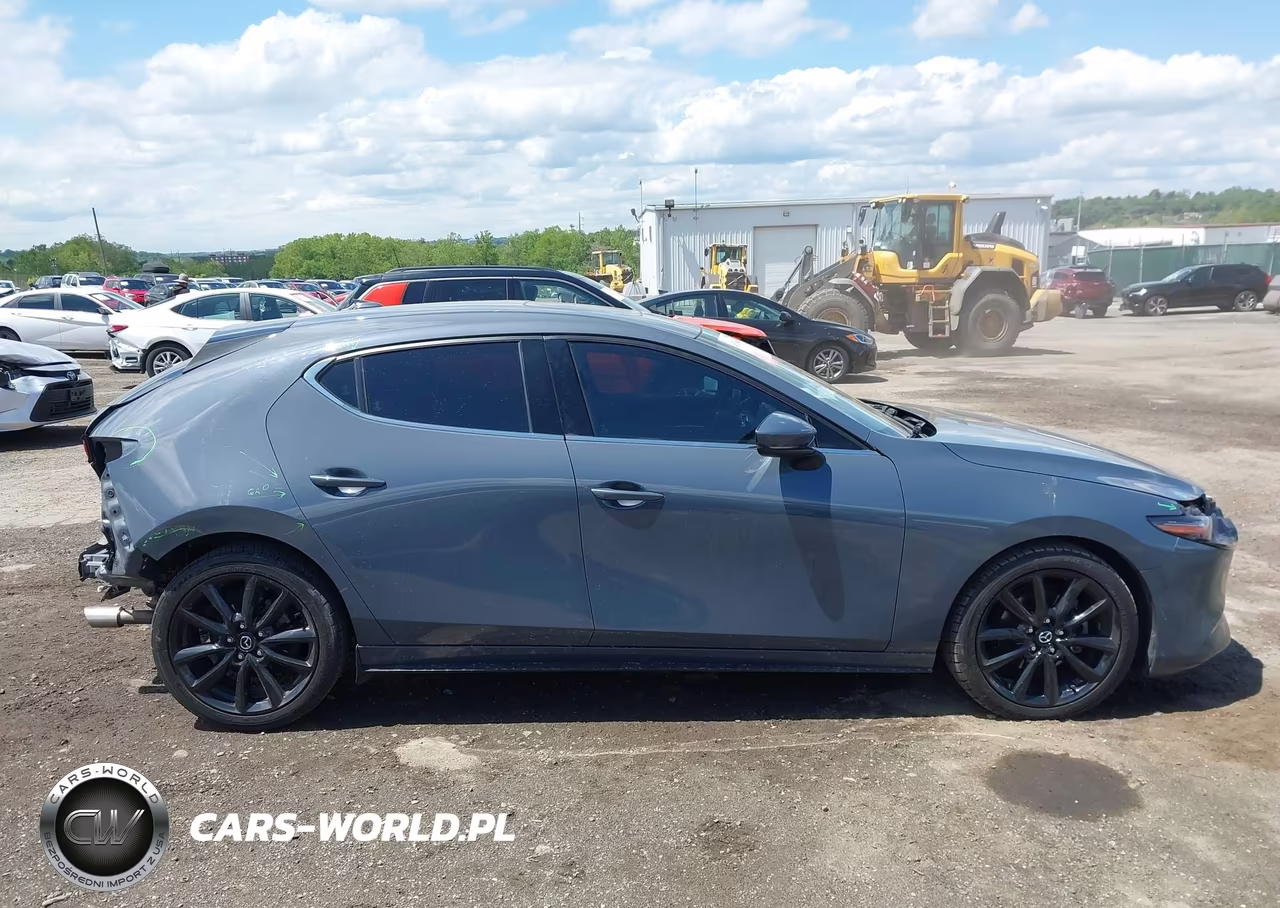 2021 Mazda Mazda3 Premium VIN:JM1BPBML1M1402159 - 13
