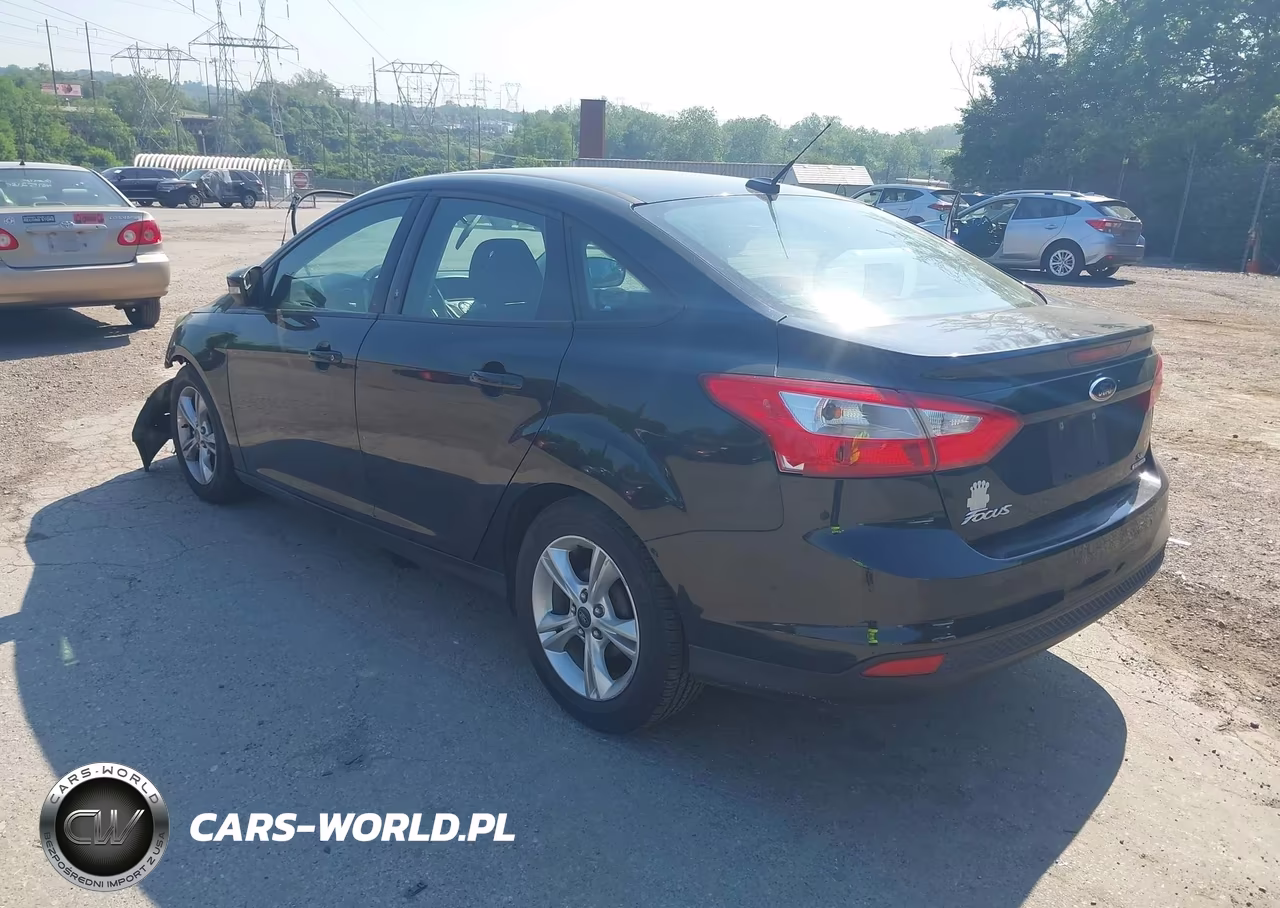 2014 Ford Focus Se VIN:1FADP3F22EL233929 - 3