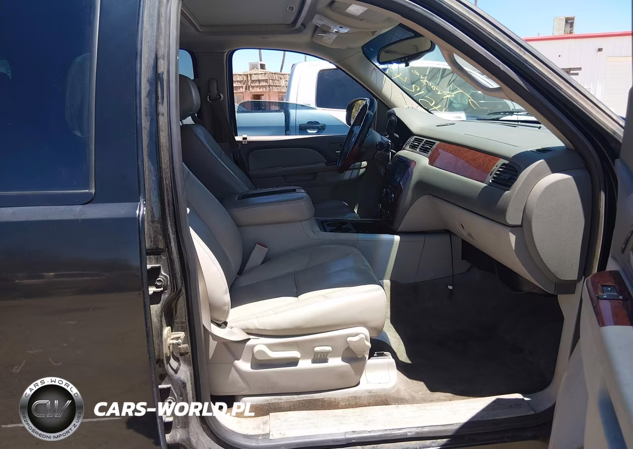 2012 Chevrolet Tahoe Lt VIN:1GNSCBE00CR135085 - 5