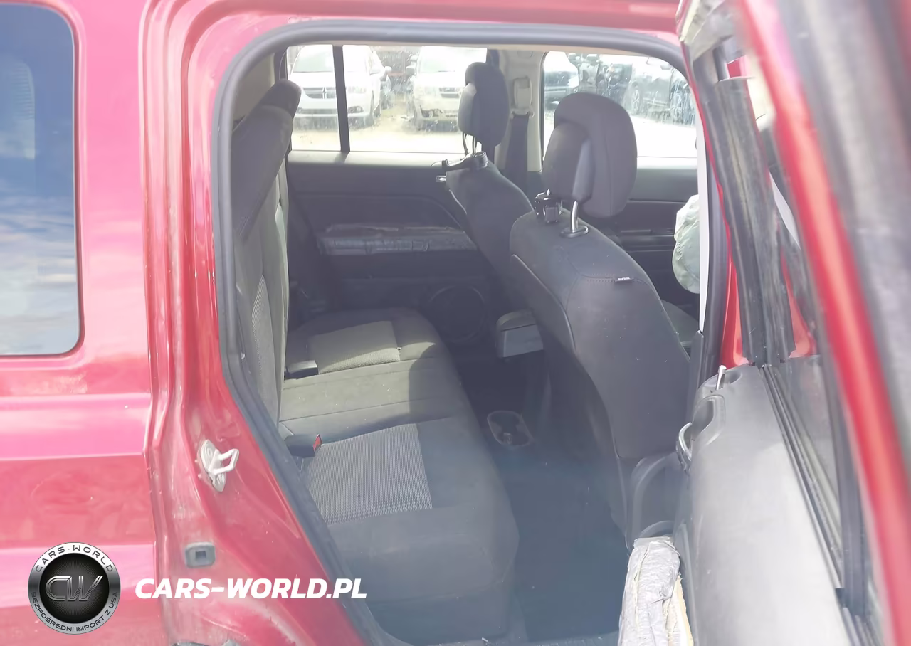 2010 Jeep Patriot Sport VIN:1J4NF2GB5AD526636 - 8