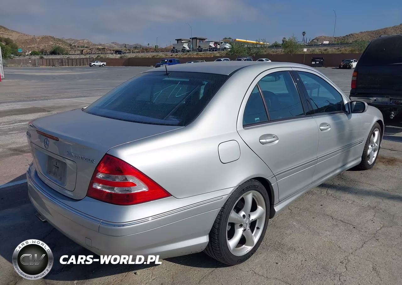 2005 Mercedes-Benz C 230 Kompressor Sport VIN:WDBRF40J95F651751 - 4