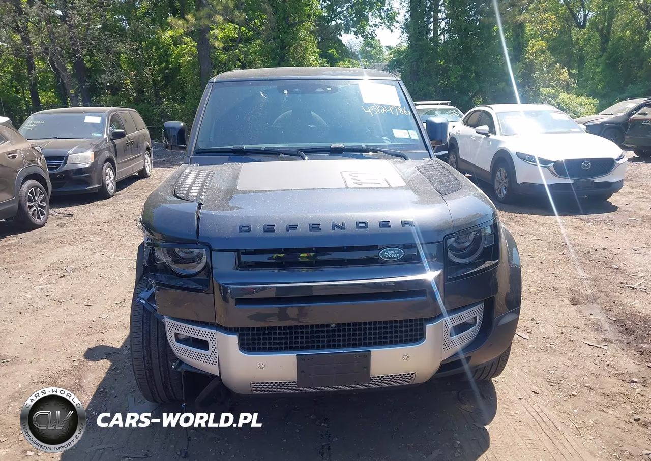 2025 Land Rover Defender 110 P300 VIN:SALEJ7EXXS2430362 - 12