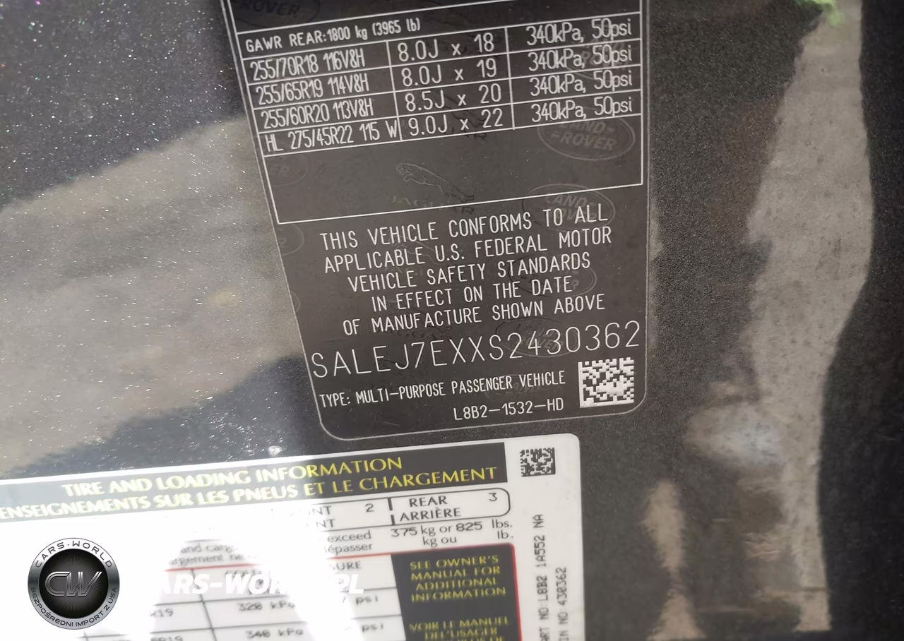 2025 Land Rover Defender 110 P300 VIN:SALEJ7EXXS2430362 - 9