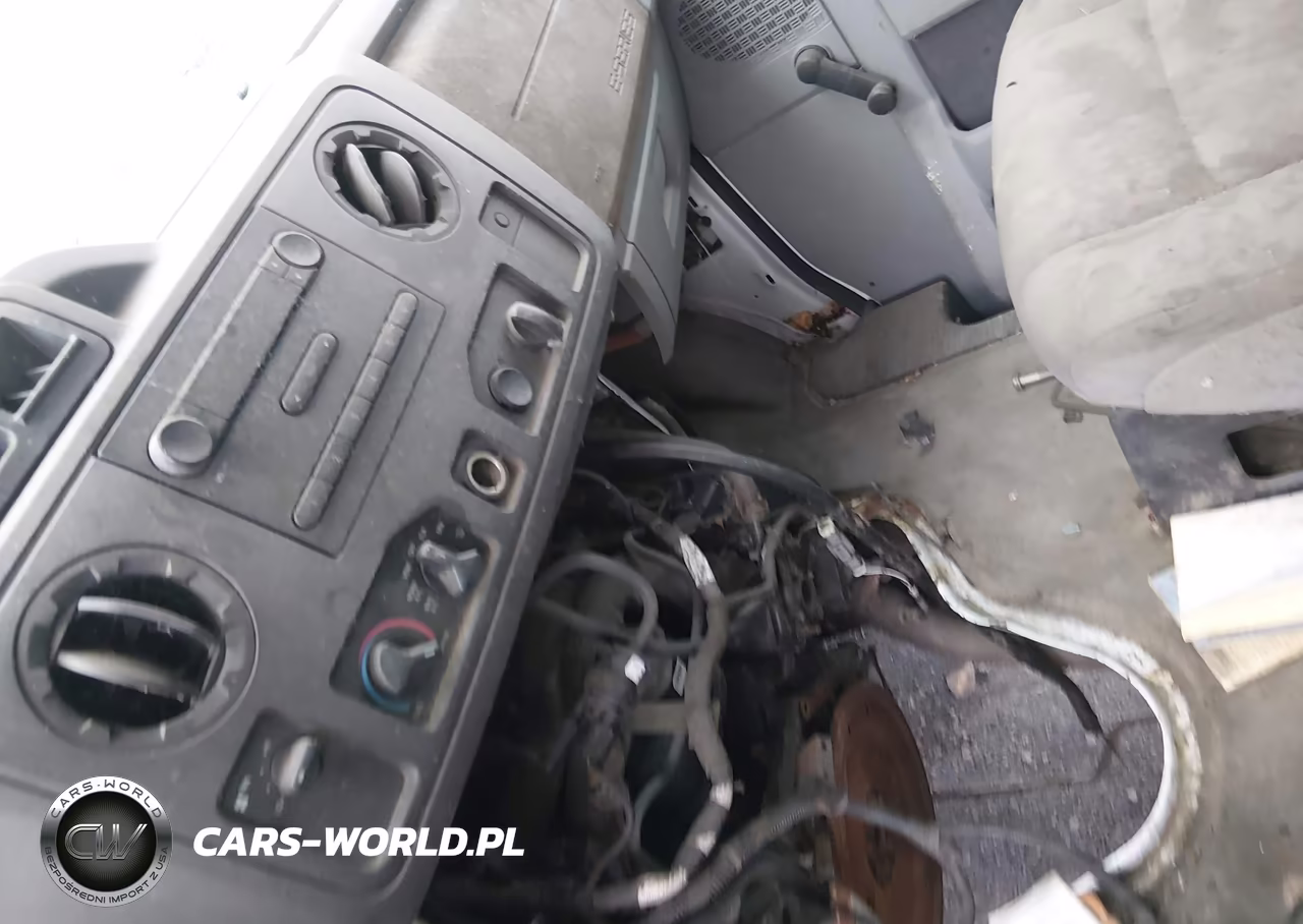 2009 Ford E-450 Cutaway VIN:1FDXE45S79DA25075 - 16