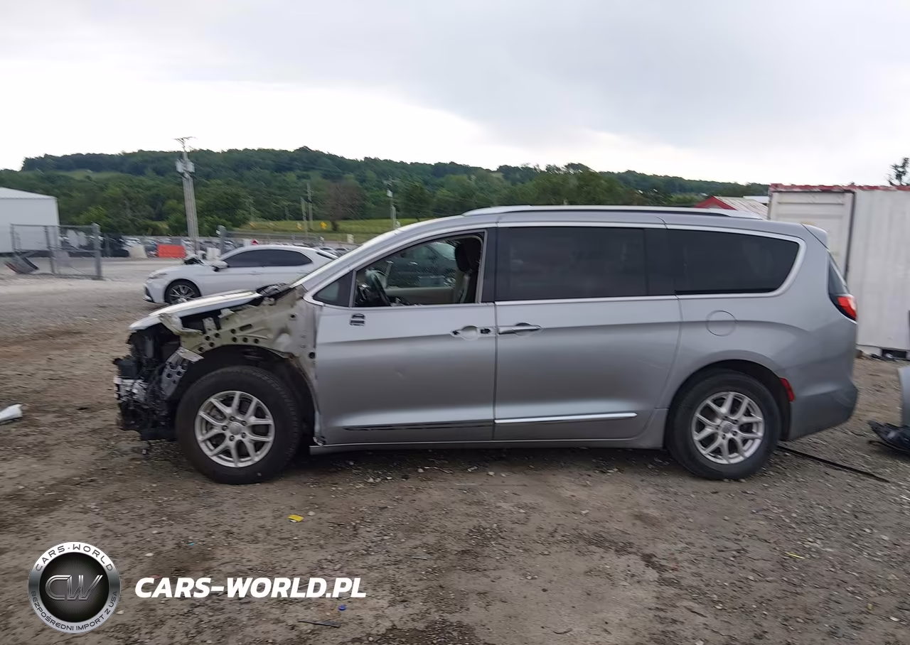 2020 Chrysler Pacifica Touring L VIN:2C4RC1BG5LR279793 - 15