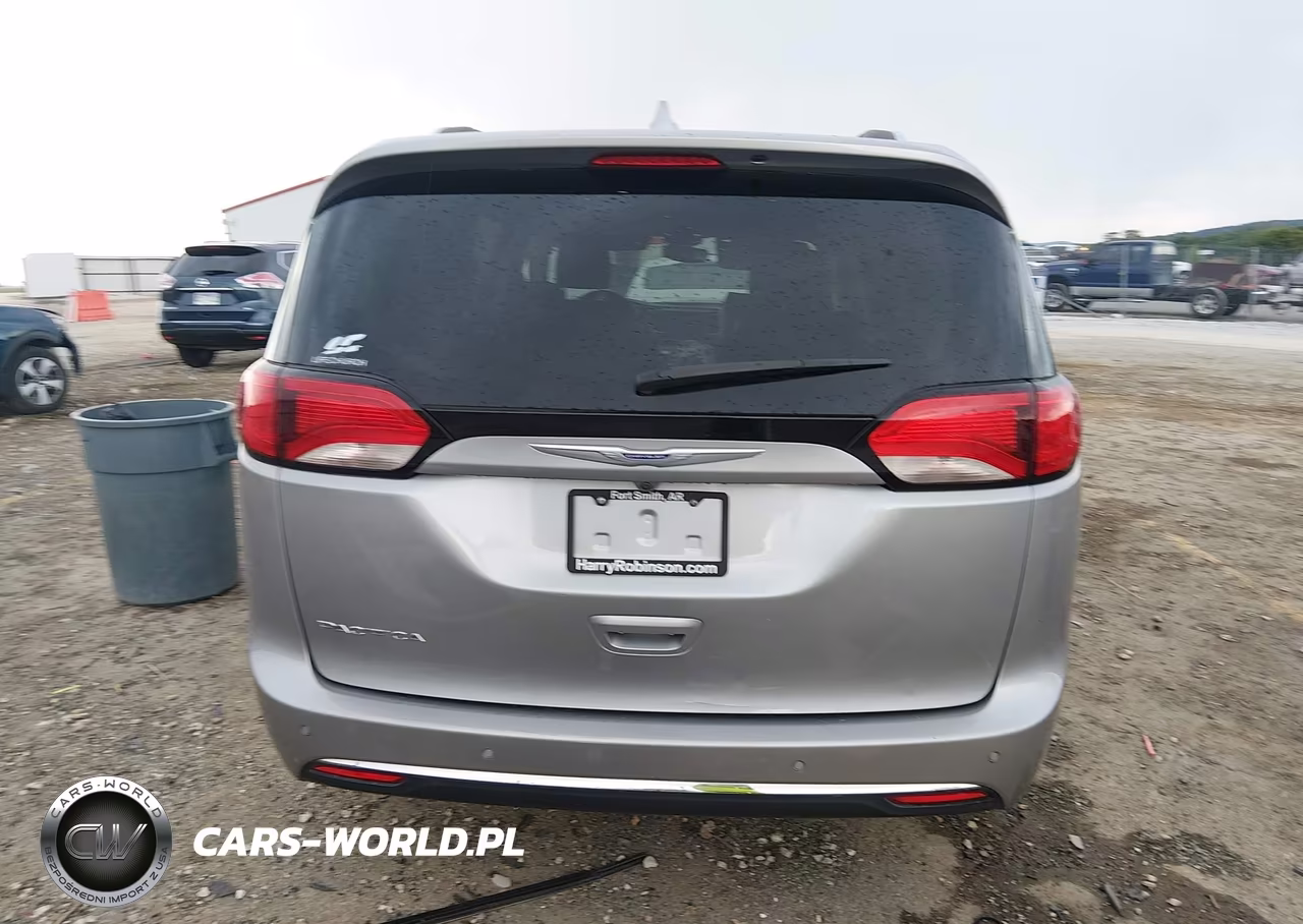 2020 Chrysler Pacifica Touring L VIN:2C4RC1BG5LR279793 - 17